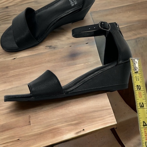 Eileen Fisher Mara Tumbled Leather Wedge Sandal size 5 - Picture 7 of 13